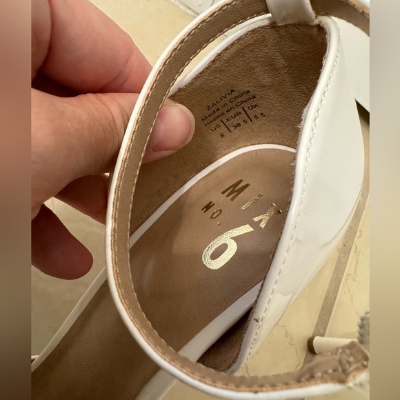 Mix No. 6 White Pumps - Picture 3 of 10